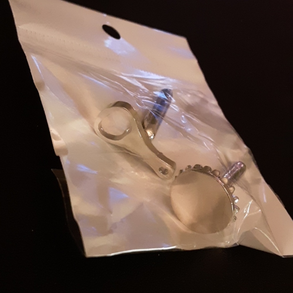 Bottle Cap & Opener Cuff-links - Picture 5 of 5